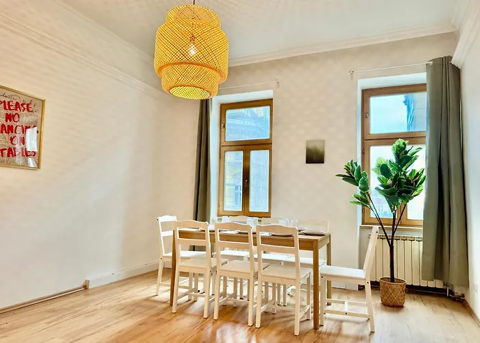 100 M2 With 4 * Vienna